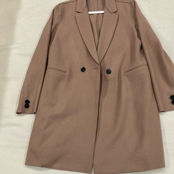 Elegant Tan Wool Women's Coat Size Medium - Picture 1 of 9